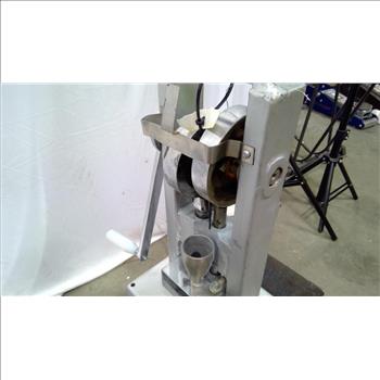 Manual Single Punch Tablet Press, Pill Press Machine