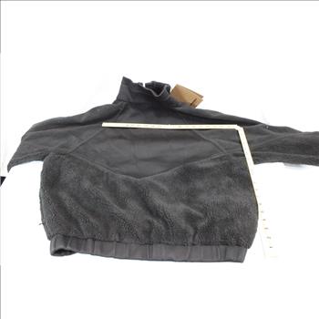 Men's Burberry Pull-Over Size Medium