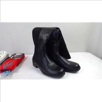 Men's Hanes XL Tanks, Plaid XL Shirt, Women's Size 7 Boots, Hat, And Socks, 6 Pieces