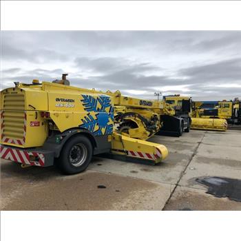 Mercedes-Benz Actros 2041 AS (#90691) &  Overaasen Trailer Runway Sweeper RS400 MKII (JFK, 11430)