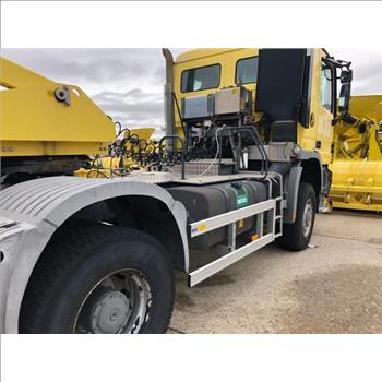 Mercedes-Benz Actros 2041 AS (#90691) &  Overaasen Trailer Runway Sweeper RS400 MKII (JFK, 11430)