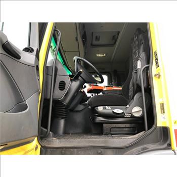 Mercedes-Benz Actros 2041 AS (#90691) &  Overaasen Trailer Runway Sweeper RS400 MKII (JFK, 11430)