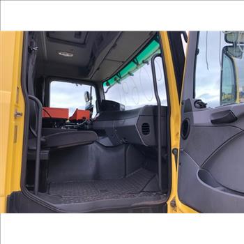 Mercedes-Benz Actros 2041 AS (#90691) &  Overaasen Trailer Runway Sweeper RS400 MKII (JFK, 11430)