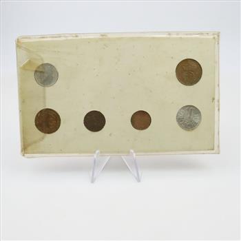 Merry Christmas From Around The World Set; 6 Pieces