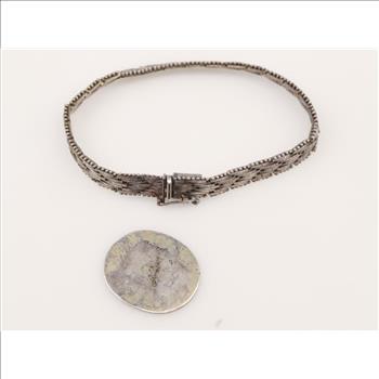Metal Fashion Bracelet With  Silver Token