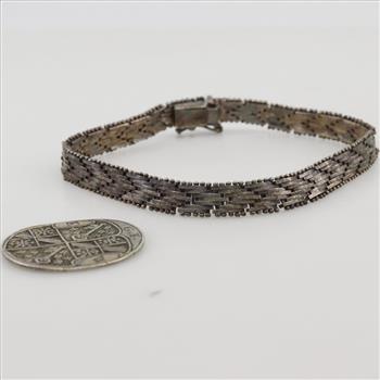 Metal Fashion Bracelet With  Silver Token