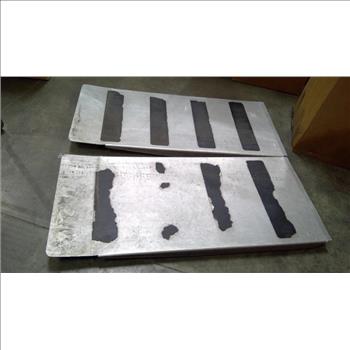 Metal Ramps, 2 Pieces