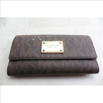 Michael Kors Wallet With Folding Checkbook Wallet