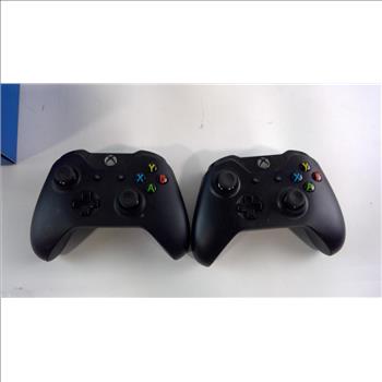 Microsoft XBOX One Controllers, 2 Pieces