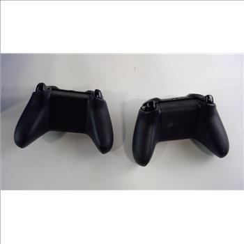 Microsoft XBOX One Controllers, 2 Pieces
