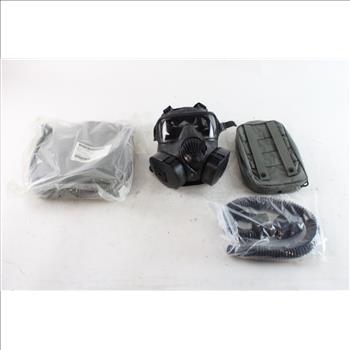 Military Gas Mask With Accessories