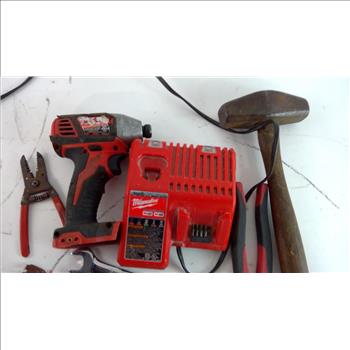 Milwakee Tool Bag With Tools, 10+ Pieces