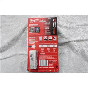 Milwaukee 1100 Lumens LED USB Rechargeable Twist Focus Flashlight