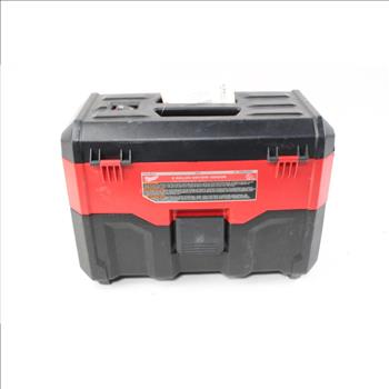 Milwaukee 2 Gallon Wet/ Dry Vacuum