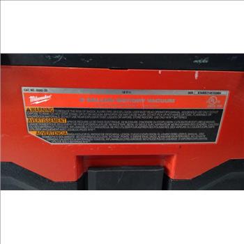 Milwaukee 2 Gallon Wet/dry Vacuum