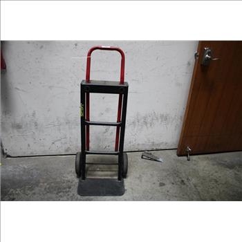 Milwaukee 300/500lb Capacity Convertible Hand Truck