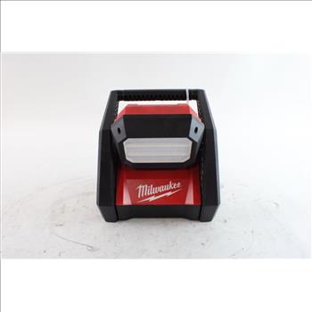 Milwaukee Dual Power Flood Light