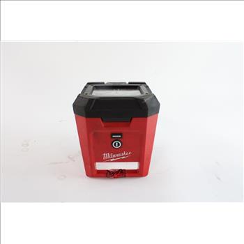 Milwaukee Mounting Flood Light