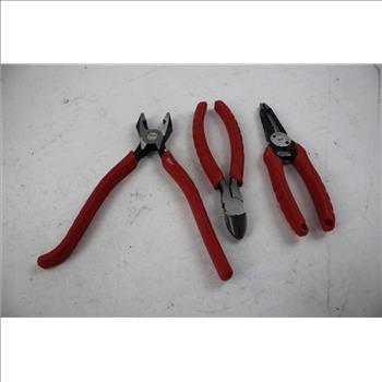 Milwaukee Pliers & Plamnum Series Detailing Micro-fiber Towels On A Roll 4 Pieces