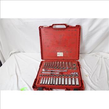 Milwaukee Ratchet Tool And Socket Set