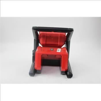 Milwaukee Rover Dual Power Flood Light