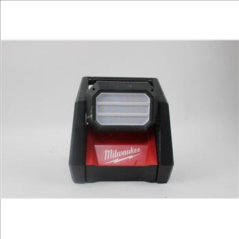 Milwaukee Rover Dual Power Flood Light