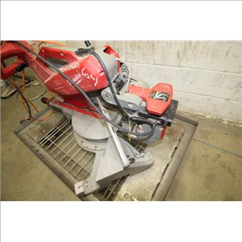 Milwaukee Sliding Compound Miter Saw