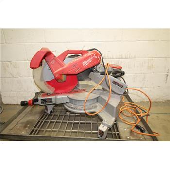 Milwaukee Sliding Compound Miter Saw