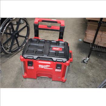 Milwaukee Tool Rolling Packout Box