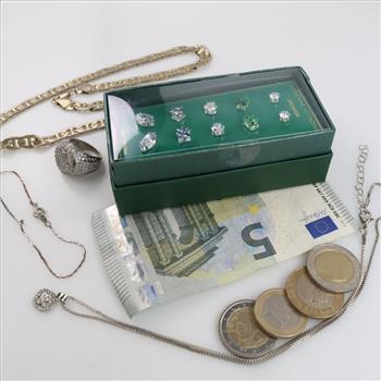 Mixed Jewelry & Foreign Currency, 10+ Pieces