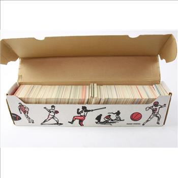 MLB Trading Card Lot, 100+ Pieces