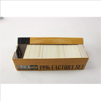 MLB Trading Card Lot, 100+ Pieces