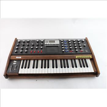 Moog Minimoog Voyager Signature Edition