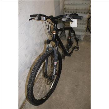 Motobecane Fantom 29 Mountain Bike
