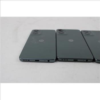 Motorola Cell Phone Lot, 4 Pieces, Sold For Parts