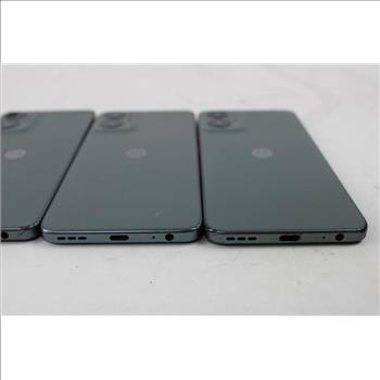 Motorola Cell Phone Lot, 4 Pieces, Sold For Parts