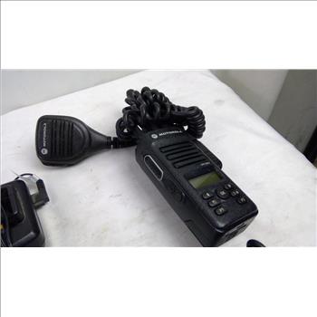 Motorola Radios And Charging Base Bulk Lot - 6 Pieces