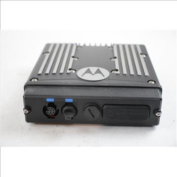 Motorola XTL 2500 Mobile Radio
