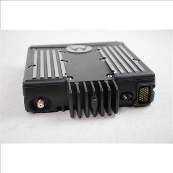 Motorola XTL 2500 Mobile Radio