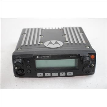 Motorola XTL 2500 Mobile Radio