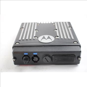 Motorola XTL 2500 Mobile Radio