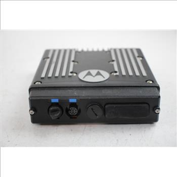 Motorola XTL 2500 Mobile Radio
