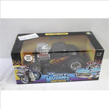 Muscle Machines '33 Ford Coupe Collectible Toys