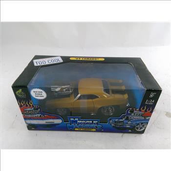 Muscle Machines '69 Camero Model Car