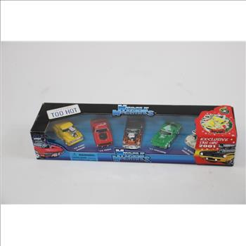 Muscle Machines Exclusive X'mas Cars 2001