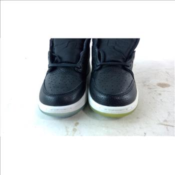 Nike Air Jordan 1 Retro High Og Size 5.5