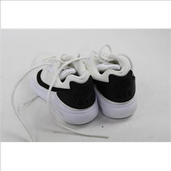Nike Air Max Oketo, Size 5 Sneakers
