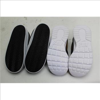 Nike Boy Toddler Shoes, Size 9C, 2 Pieces