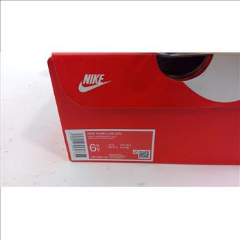Nike Dunk Low, Size 6.5Y