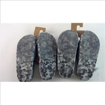 Nike Slides Size 9, 2 Pieces